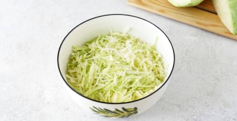 Салат «Глория» с крабовыми палочками и капустой