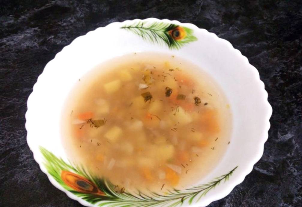 Суп с тушёнкой и консервированной фасолью