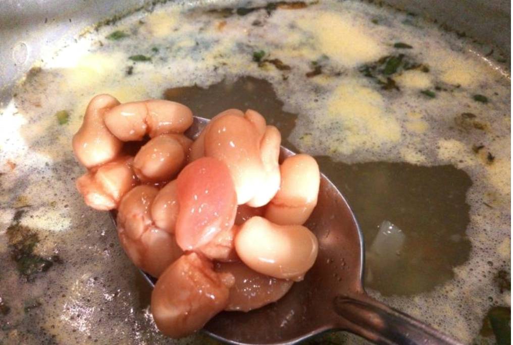 Суп с тушёнкой и консервированной фасолью