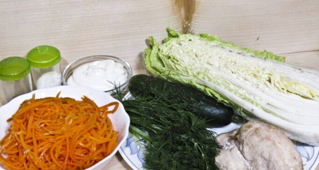Салат из пекинской капусты с корейской морковью и свежим огурцом Салат из пекинской капусты с корейской морковью и свежим огурцом