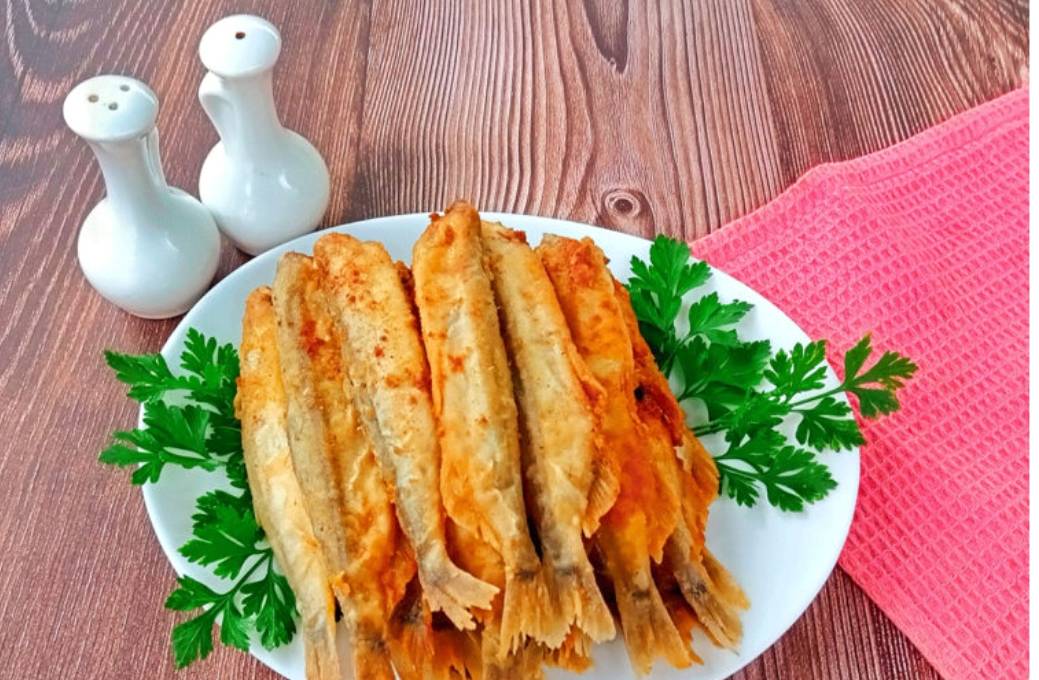 Жареная мойва с хрустящей корочкой на сковороде