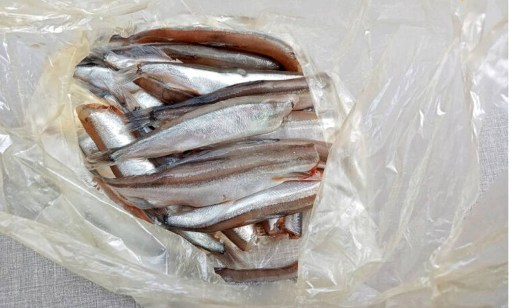 Жареная мойва с хрустящей корочкой на сковороде