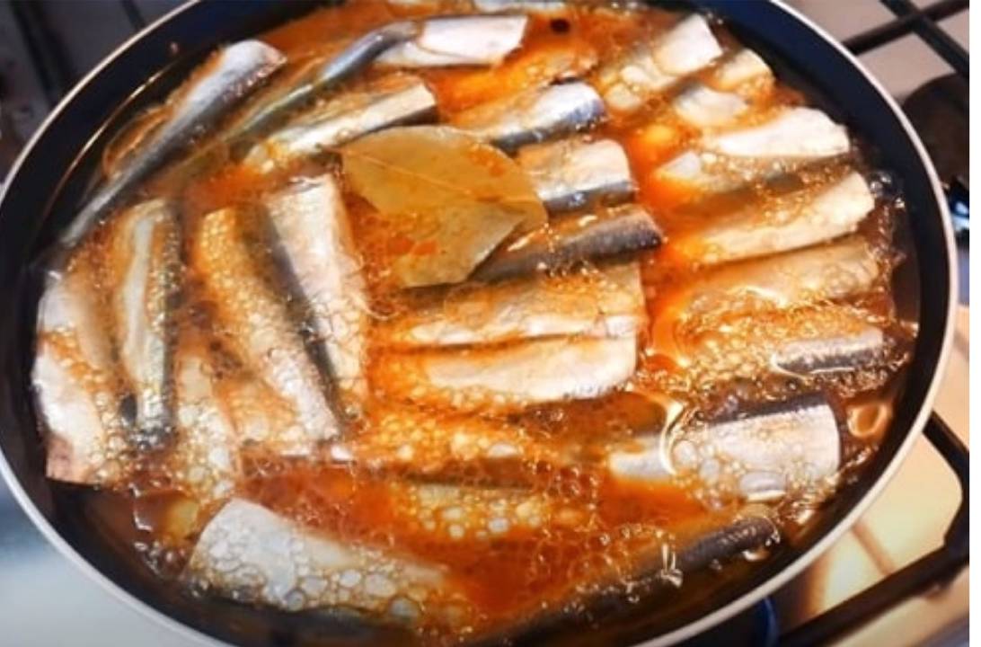 Шпроты из салаки в домашних условиях