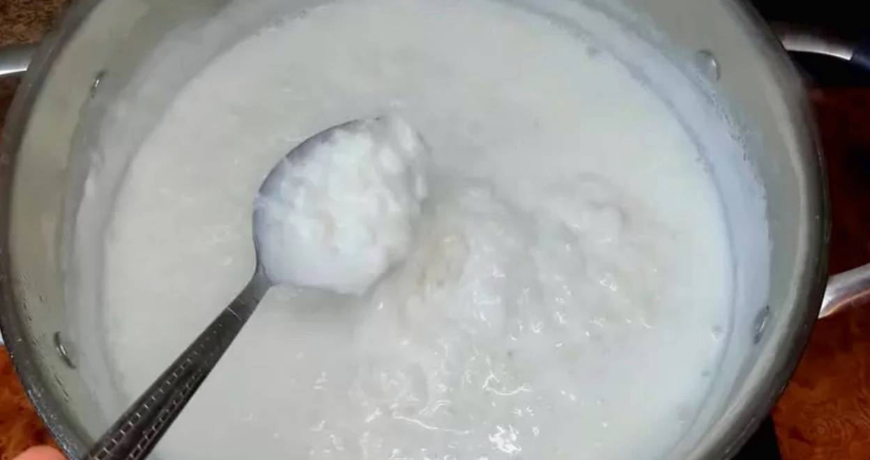 Рисовая каша на молоке в кастрюле, как в садике