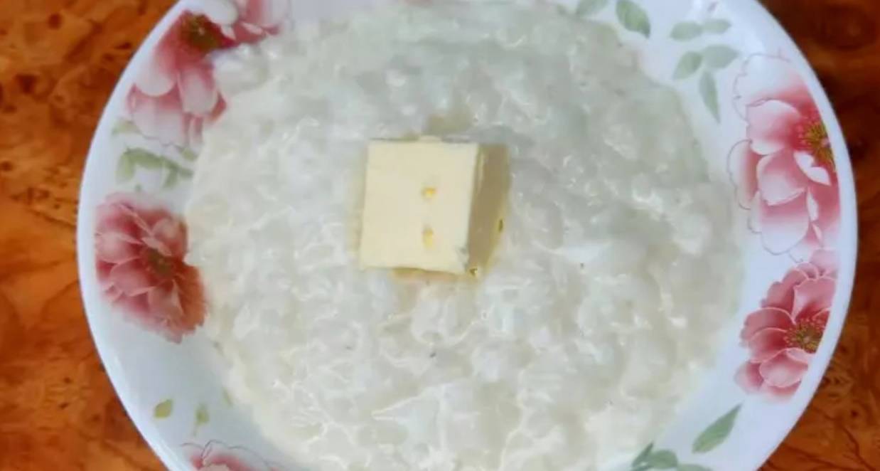 Рисовая каша на молоке в кастрюле, как в садике