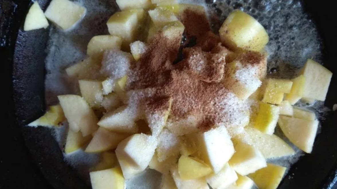 Рисовая каша с яблоками