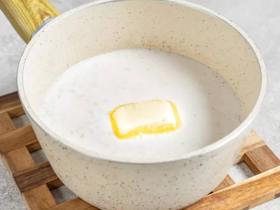 Жидкая рисовая каша на молоке