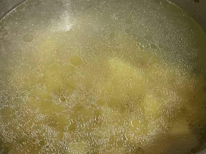 Грибной суп из шампиньонов с плавленым сыром и курицей