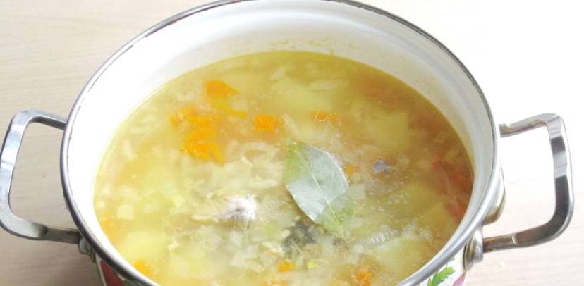 Суп из консервов горбуши с картошкой и рисом