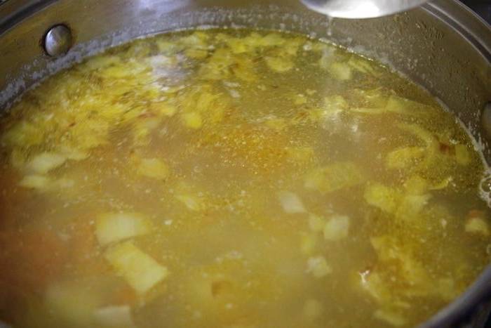 Сливочный суп с семгой и плавленым сыром