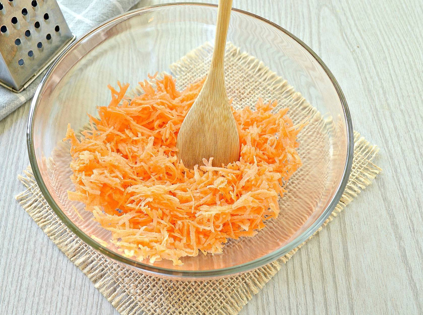 Салат из моркови с грецкими орехами