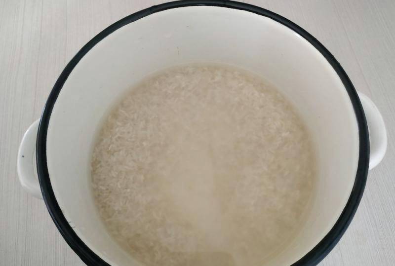 Рисовая каша с тушенкой