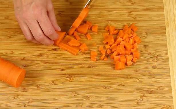 Постный салат со шпротами
