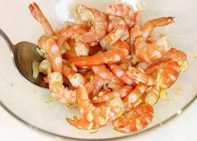 Низкокалорийный салат с креветками Низкокалорийный салат с креветками