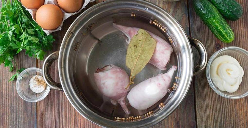 Салат «Нептун» с морепродуктами Салат «Нептун» с морепродуктами