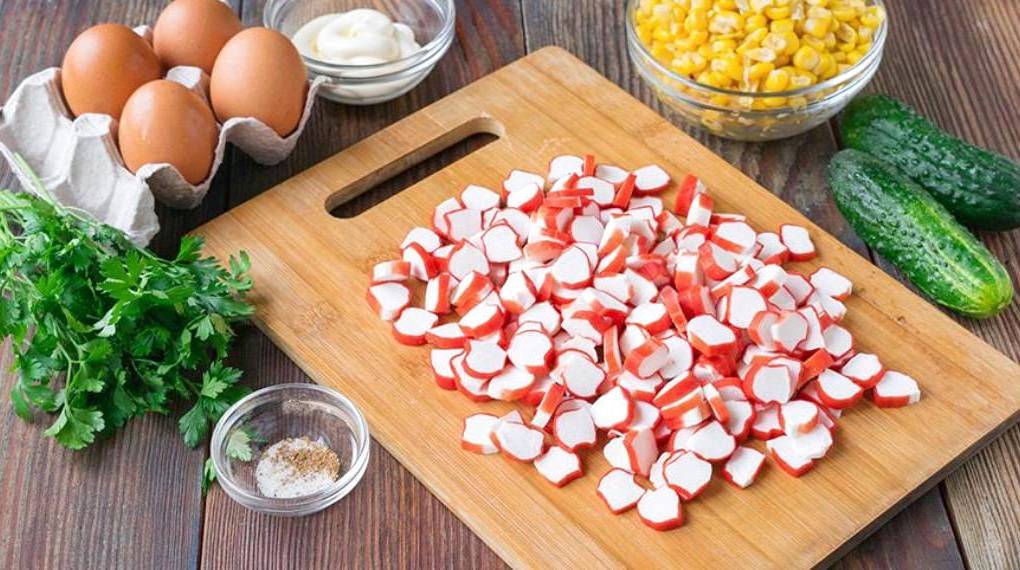 Салат «Нептун» с морепродуктами Салат «Нептун» с морепродуктами