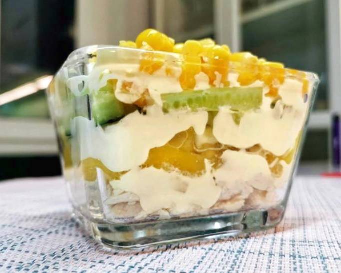 Низкокалорийный салат с курицей Низкокалорийный салат с курицей