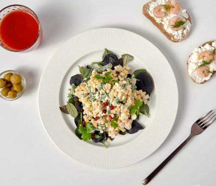 Низкокалорийный салат с куриной грудкой