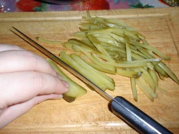Салат «Богатырь» с курицей и корейской морковью