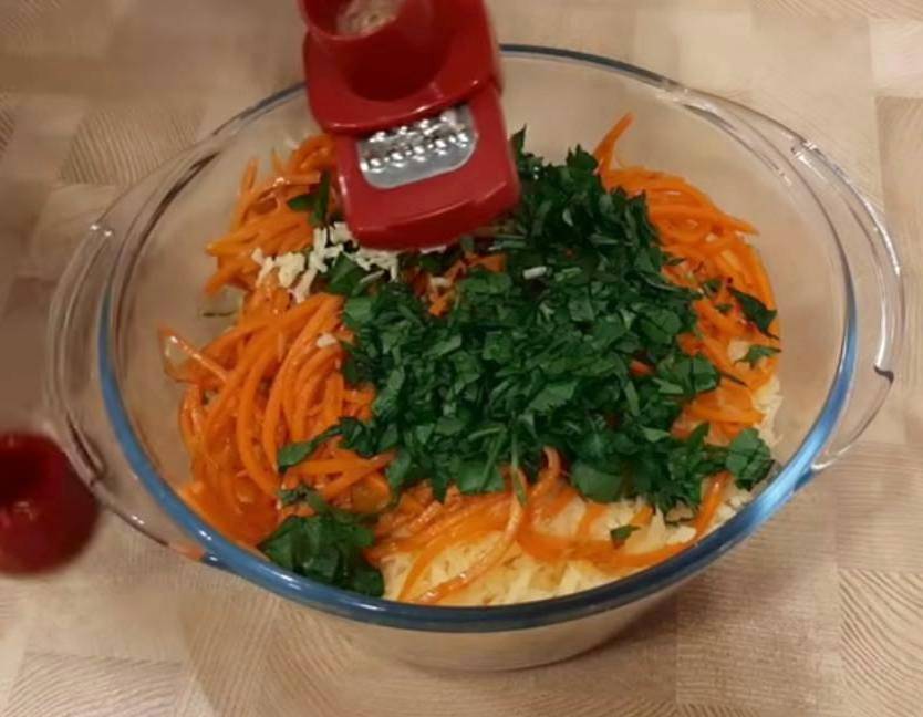 Салат «Богатырь» с курицей и корейской морковью