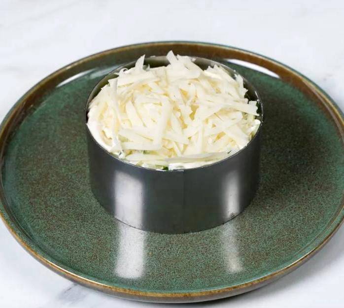 Салат «Блондинка» с жареной картошкой и помидорами