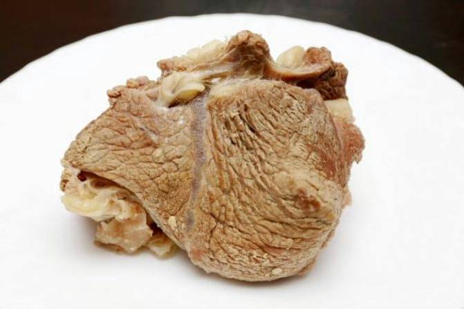 Салат «Берлинский» с говядиной и маринованными огурцами