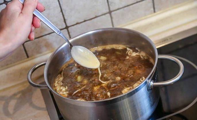 Суп с замороженными грибами и картошкой