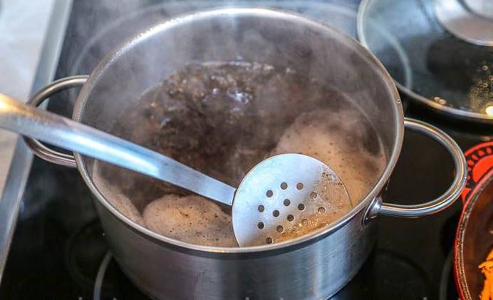 Суп с замороженными грибами и картошкой