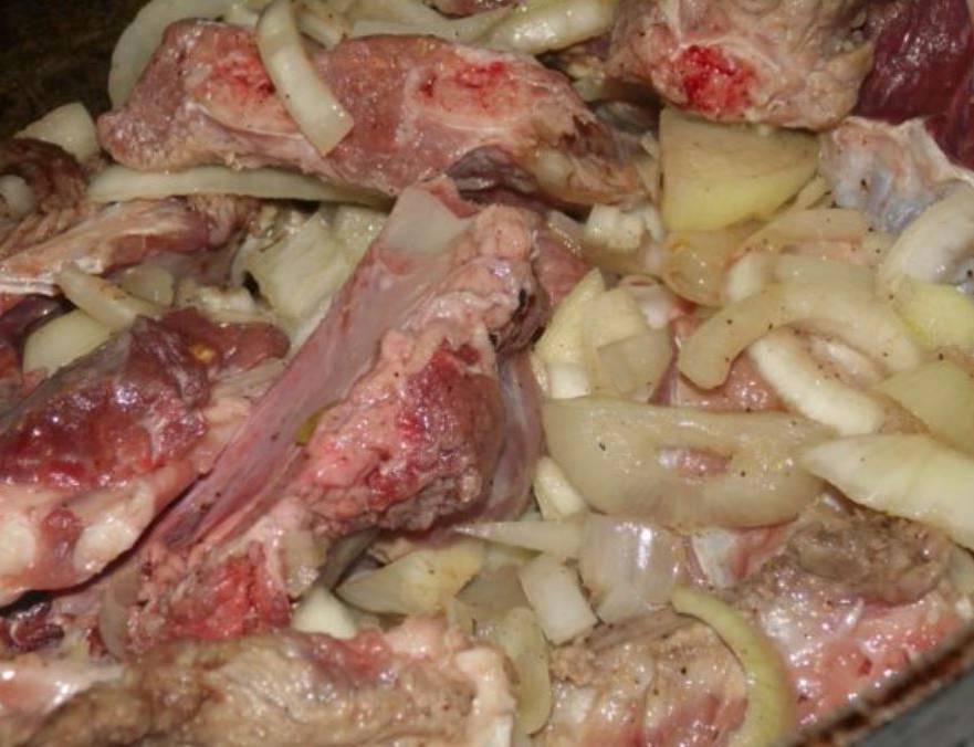 Тушеные свиные ребрышки