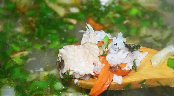 Суп из рыбной консервы с рисом и картошкой