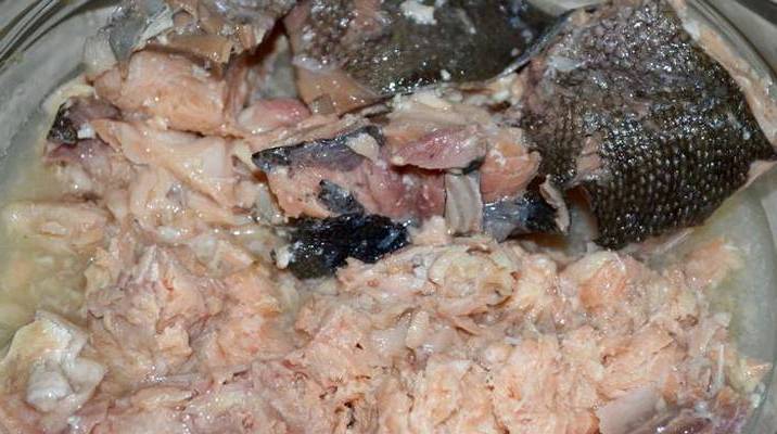 Суп из рыбной консервы с рисом и картошкой
