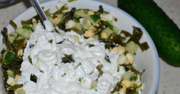 Салат из морской капусты с яйцом и свежим огурцом