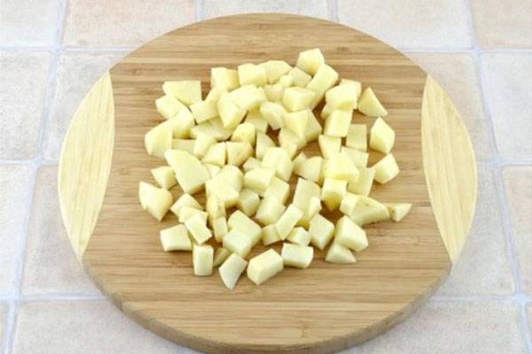 Сливочный суп с грибами, курицей и плавленым сыром