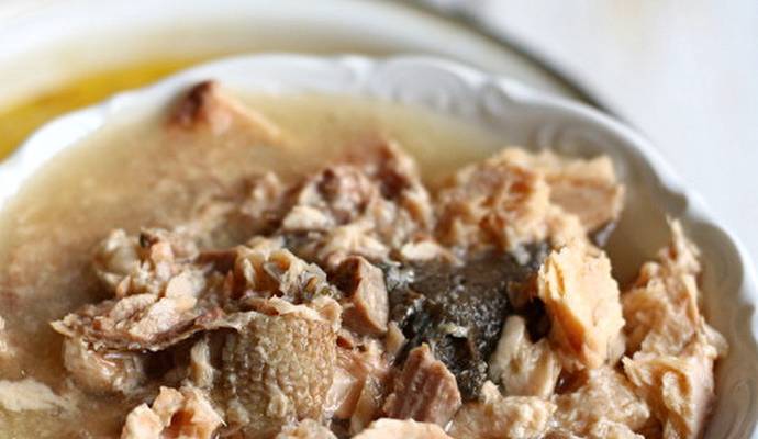 Суп из консервированной горбуши с картошкой и рисом