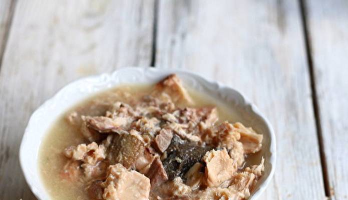 Суп из консервированной горбуши с картошкой и рисом