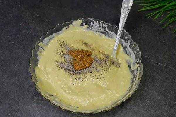 Салат из молодой капусты с огурцом и яйцом Салат из молодой капусты с огурцом и яйцом