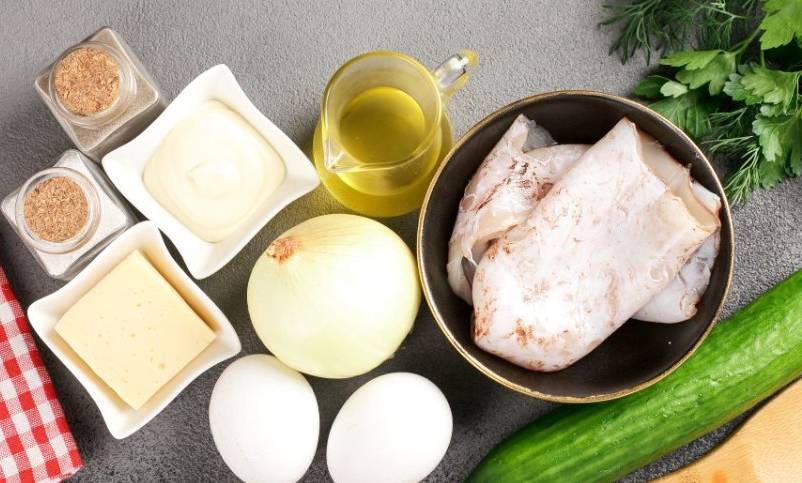 Салат из кальмара с яйцом, огурцом и сыром