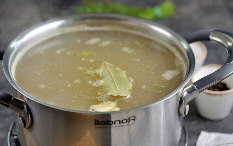 Суп с консервированной сайрой и рисом