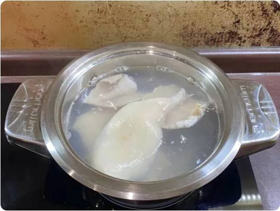 Салат из кальмаров и свежего огурца с яйцом