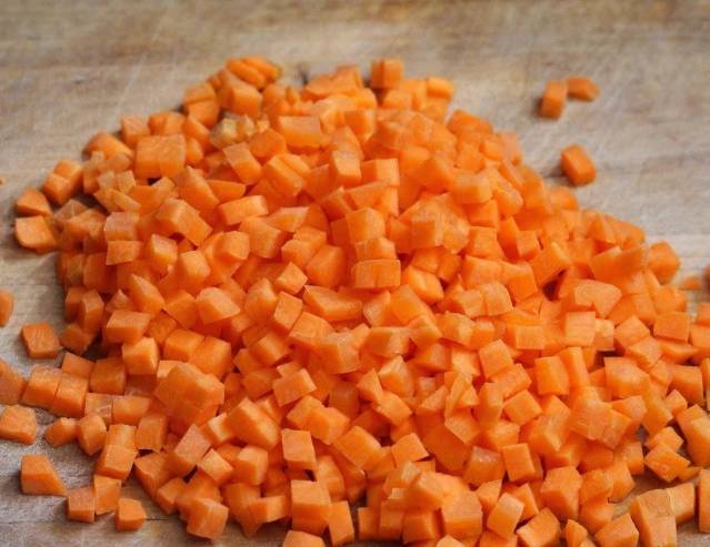 Сливочный суп с курицей и макаронами