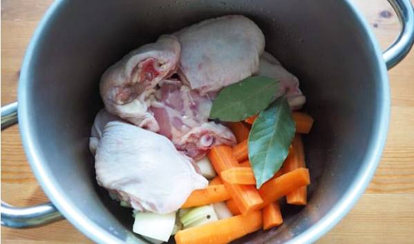 Куриный суп с лапшой без картошки и без зажарки