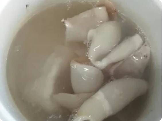 Салат из кальмаров с яйцом, огурцом и репчатым луком