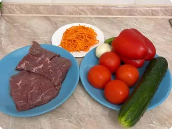 Салат из отварной говядины с болгарским перцем