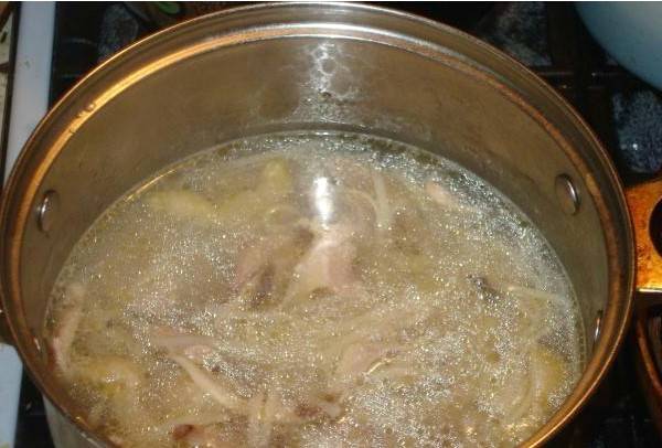 Куриный суп с лапшой и картошкой без зажарки