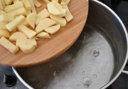 Суп с сайрой консервированной, рисом и картошкой