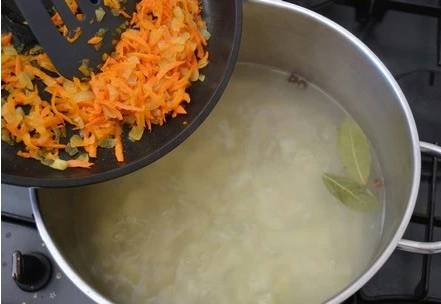 Суп с сайрой консервированной, рисом и картошкой