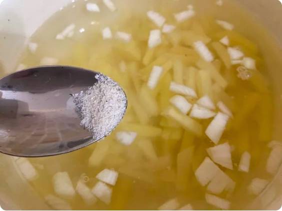 Рыбный суп из консервов горбуши с рисом и картошкой