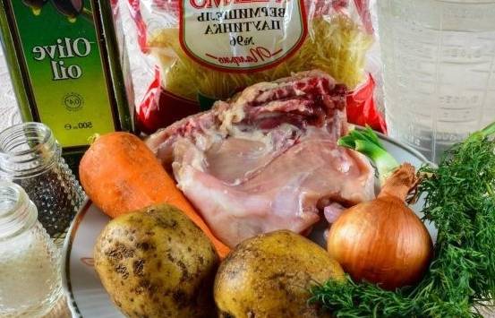 Суп на курином бульоне с вермишелью и картошкой