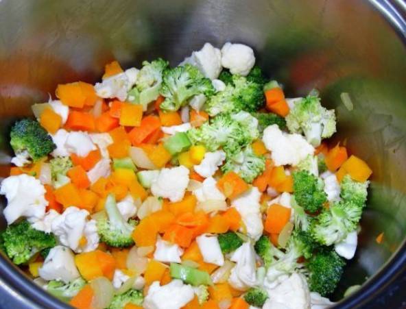 Овощной суп с брокколи и цветной капустой
