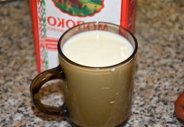 Рисовая каша на молоке и воде в кастрюле